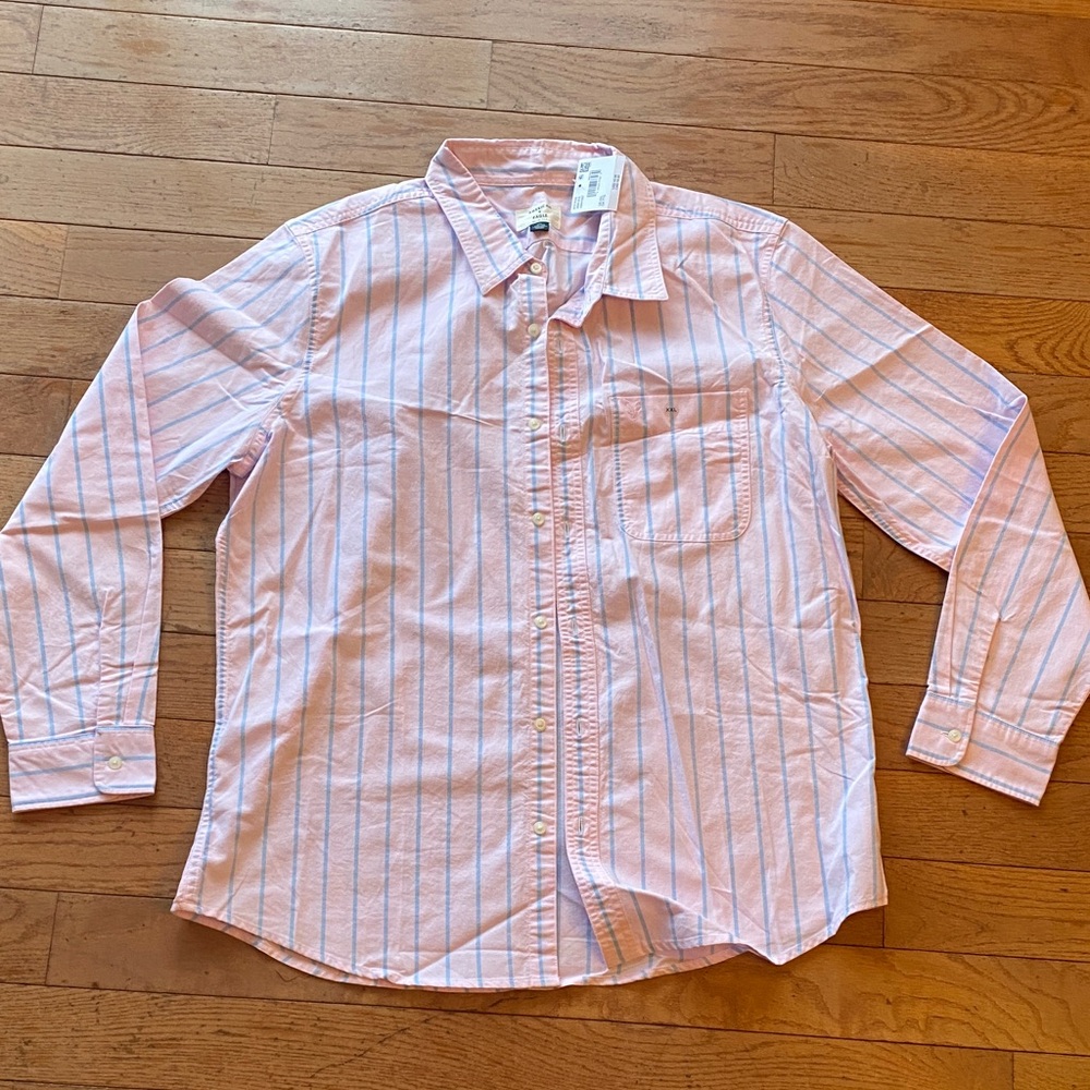 NWT American Eagle Outfitters Men's Pink and Blue Striped Shirt